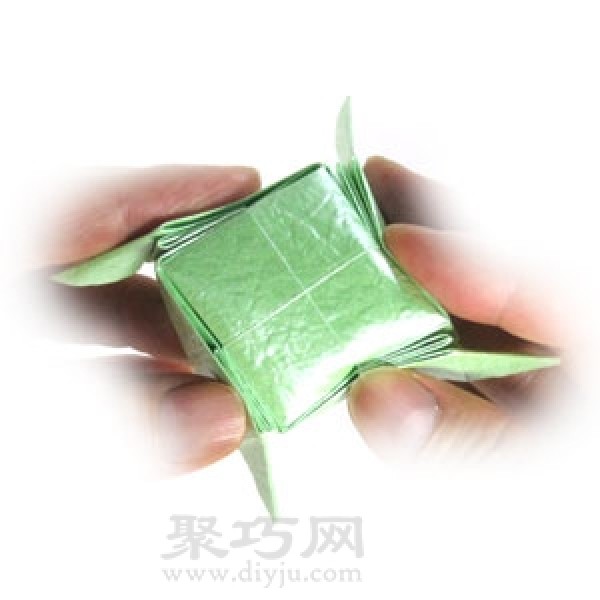 Origami simple three-dimensional frog folding method illustration