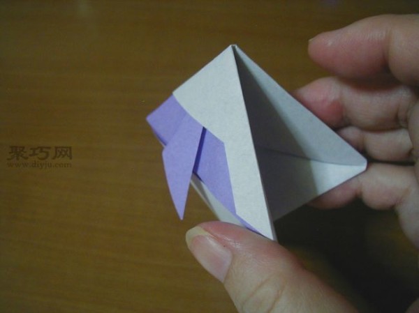 Illustration of the steps for making origami fish in kindergarten. It can be used as an origami lesson plan for children.