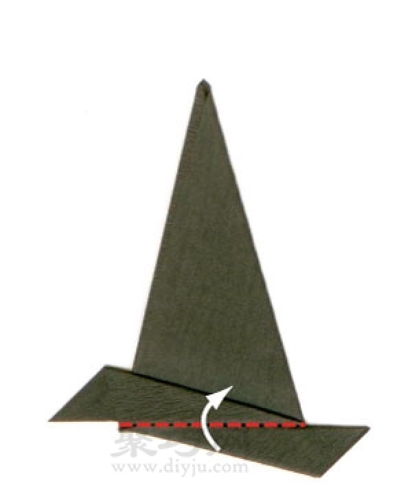 How to fold an origami witchs hat