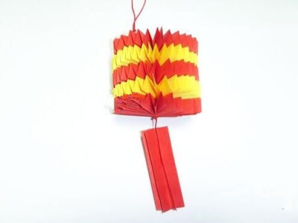 How to make Mid-Autumn Festival paper lanterns