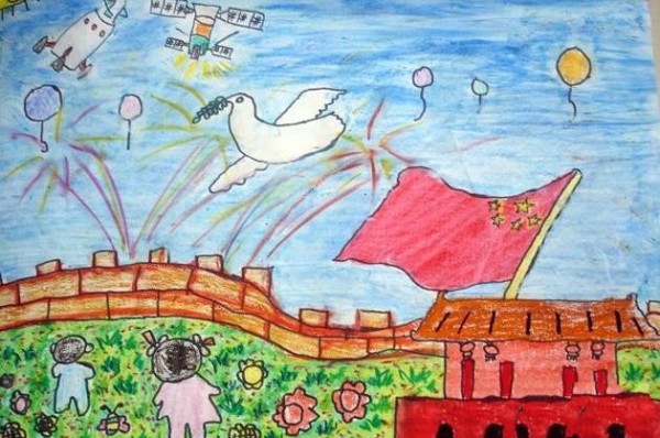 Childrens paintings celebrating National Day - A peaceful and prosperous China