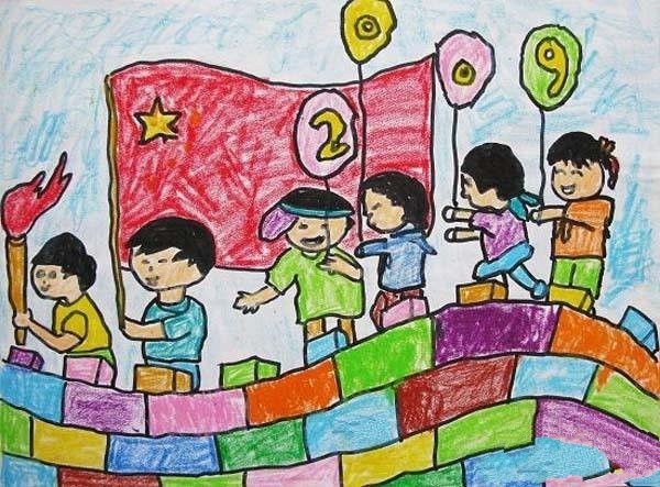 Childrens drawing pictures of climbing the Great Wall on National Day