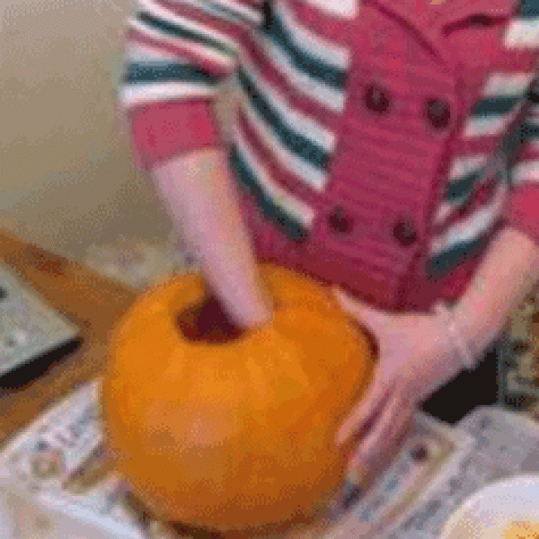 Come and make a pumpkin lantern with your baby