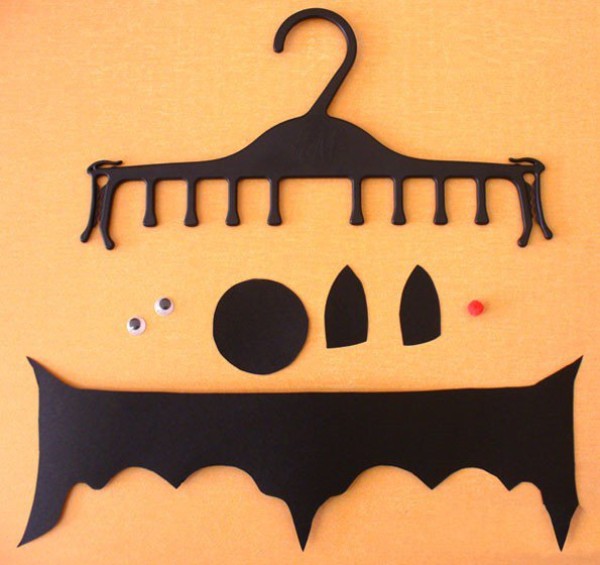 How to make Halloween bat ornaments