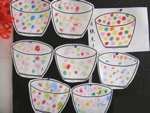 Childrens paintings of glutinous rice balls for Lantern Festival