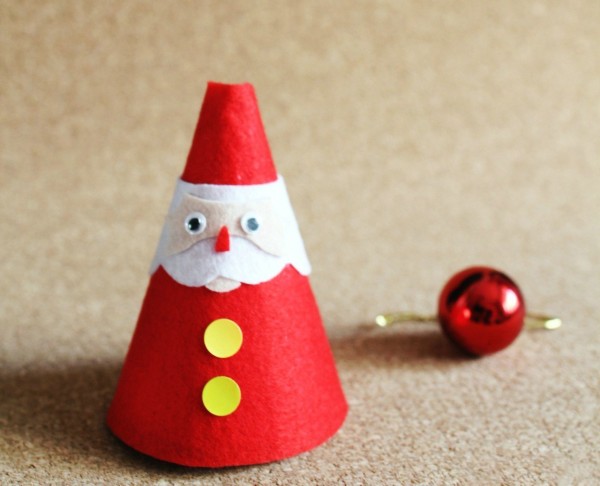 Step-by-step pictures of handmade Santa Claus. Teach you how to DIY and make a lovely Santa Claus.