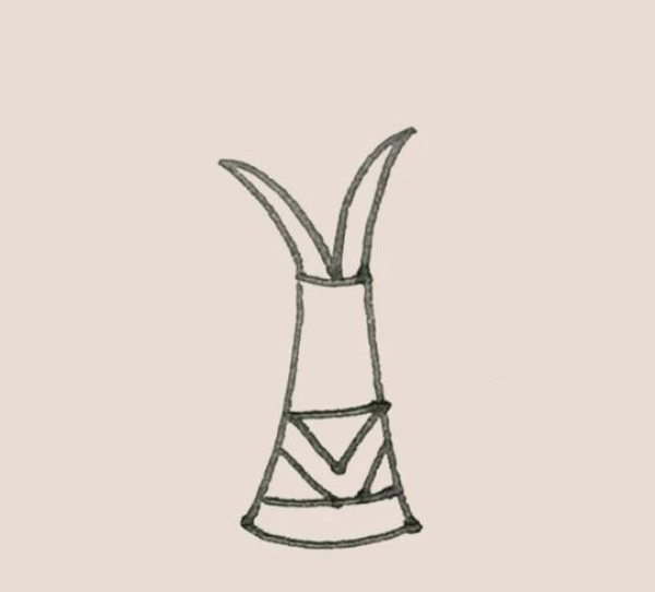 Simple drawing of vase