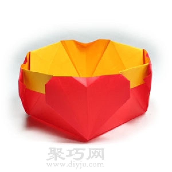 How to fold handmade origami heart-shaped round paper box