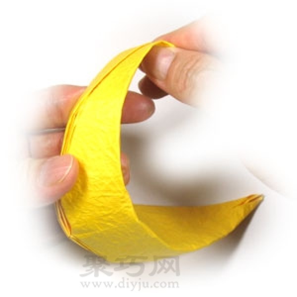 Simple illustration of origami moon