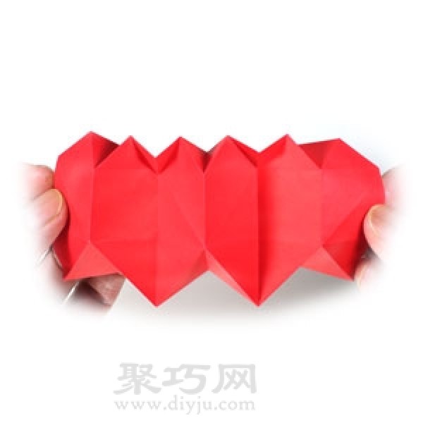 How to fold a heart-shaped spring. Use a piece of paper to fold a heart-shaped spring.