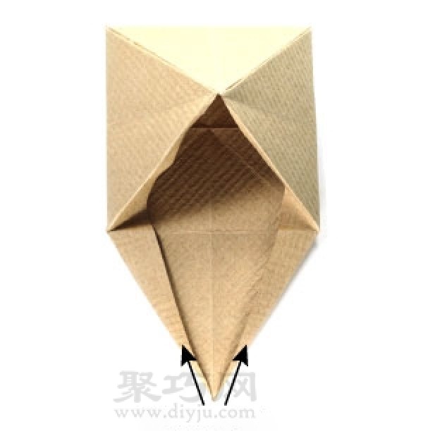 Illustration of how to fold a three-dimensional pyramid using A4 paper