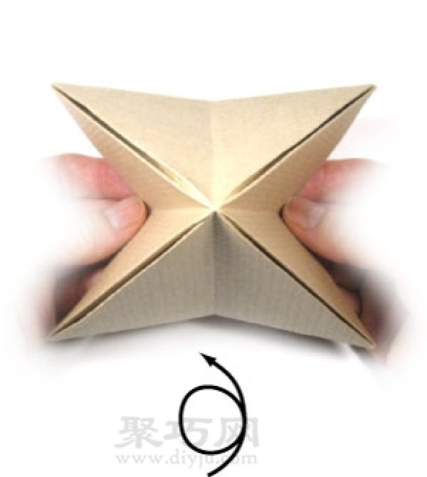 Illustration of pyramid origami folding method