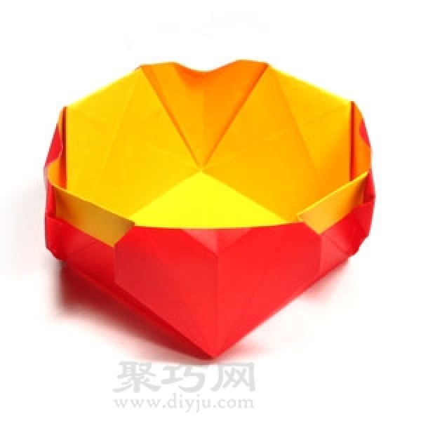 How to fold handmade origami heart-shaped round paper box