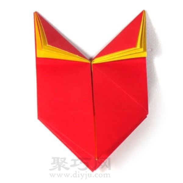 How to fold a heart-shaped spring. Use a piece of paper to fold a heart-shaped spring.