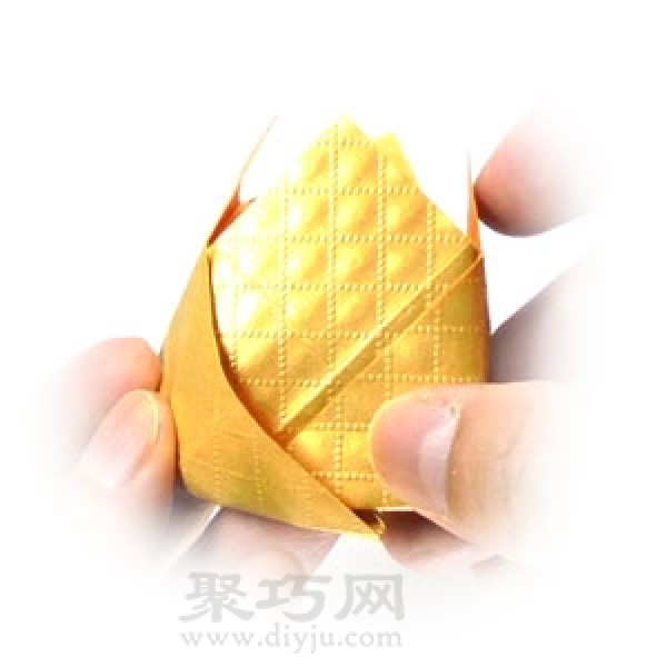 Simple illustration of handmade origami three-dimensional yellow crown