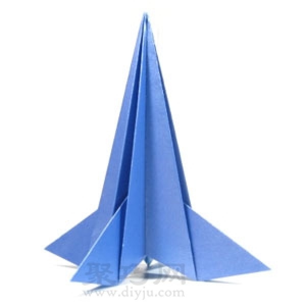 How to fold an origami three-dimensional rocket