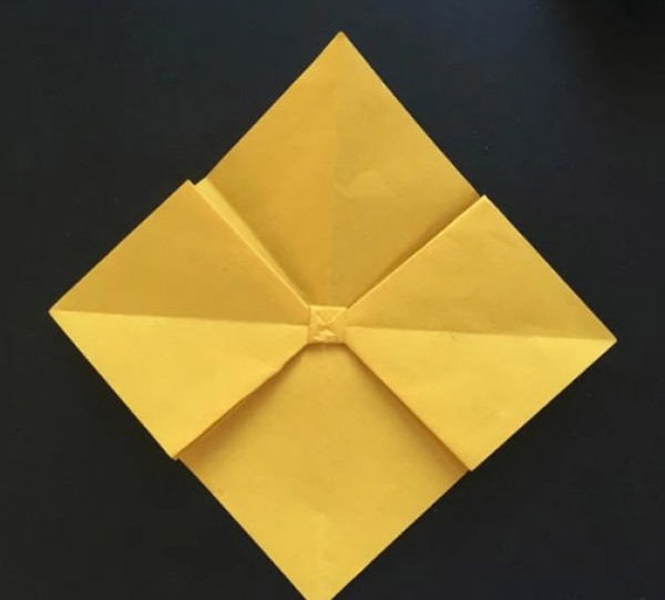 Illustrated tutorial on handmade origami bows, folding bows with paper