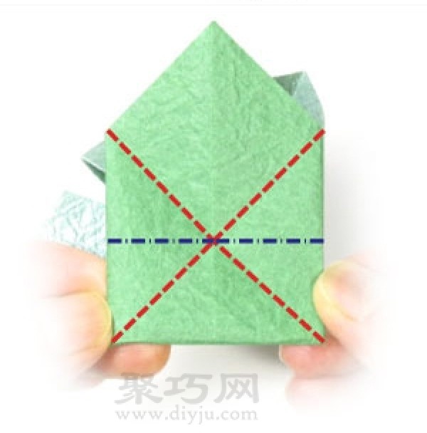 Illustration of steps to make three-dimensional four-leaf clover origami