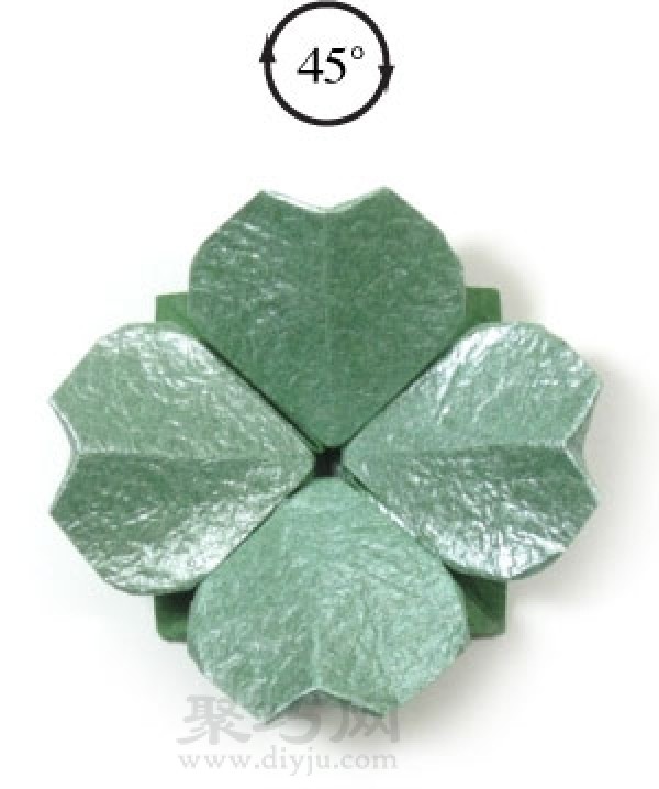 Illustration of steps to make three-dimensional four-leaf clover origami