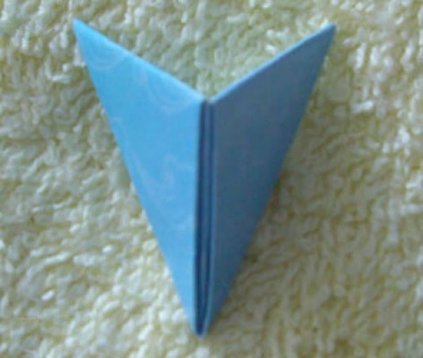 How to fold the triangle insert? Origami triangle pen holder tutorial illustration