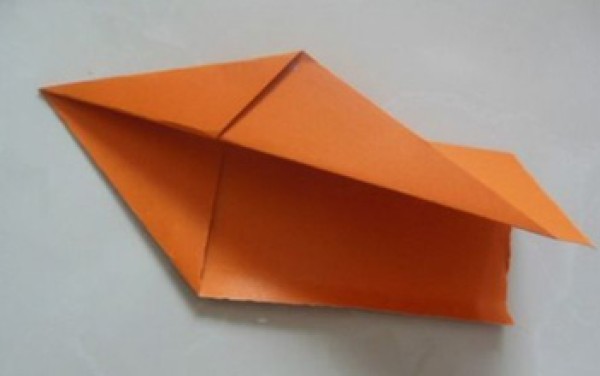 A new illustrated tutorial on folding methods for performing airplanes