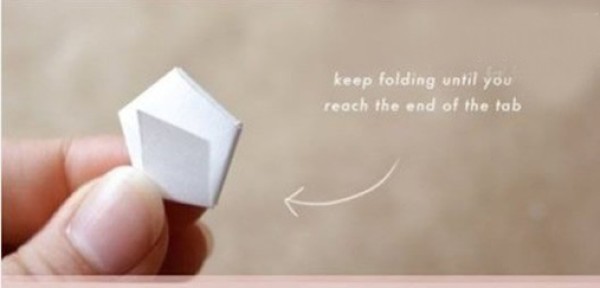 How to fold little stars? Tutorial on how to fold three-dimensional paper stars