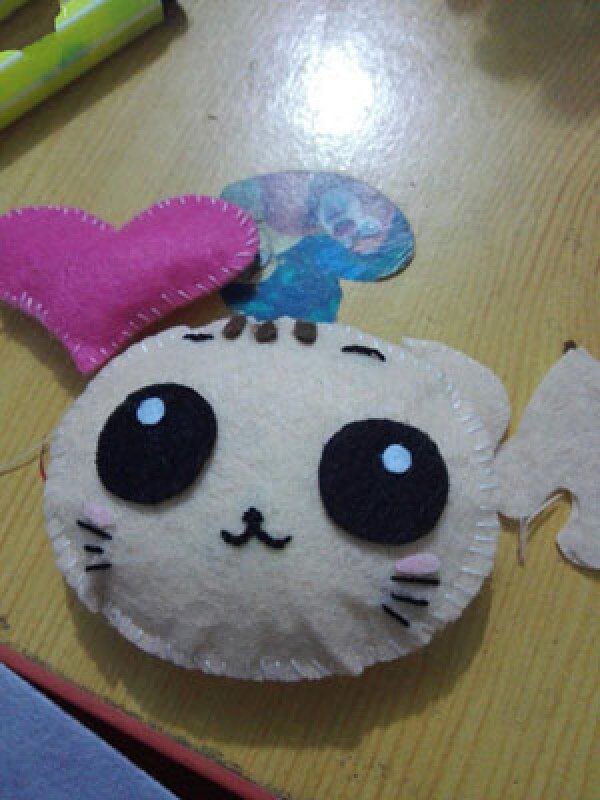 How to make cute cat pendants by hand using non-woven fabrics