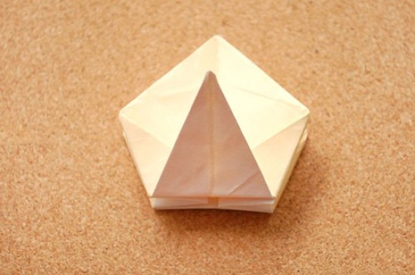 Four-pointed star gift box origami tutorial