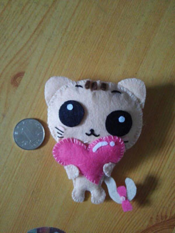 How to make cute cat pendants by hand using non-woven fabrics