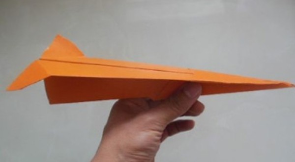 A new illustrated tutorial on folding methods for performing airplanes