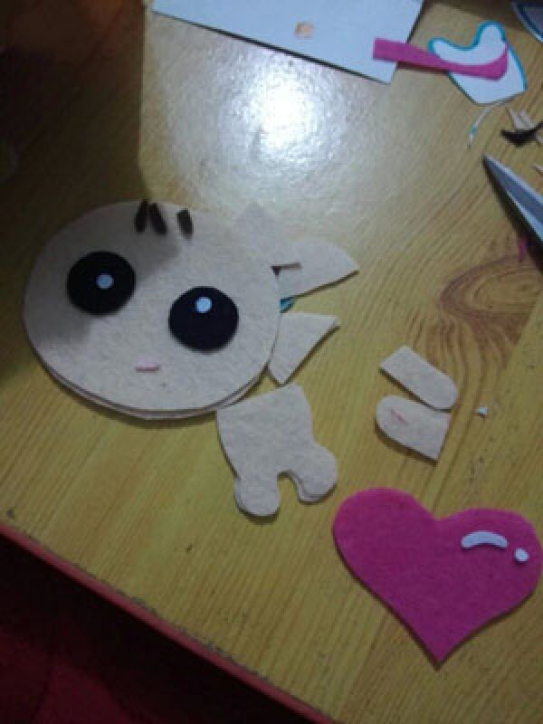 How to make cute cat pendants by hand using non-woven fabrics