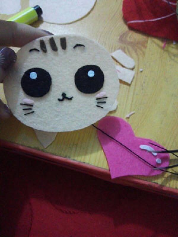 How to make cute cat pendants by hand using non-woven fabrics