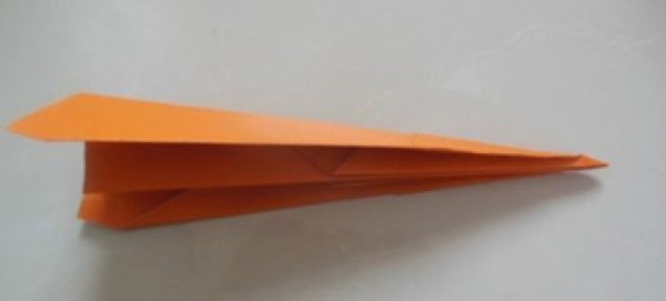 A new illustrated tutorial on folding methods for performing airplanes