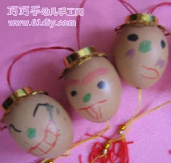 Childrens handicrafts - eggshell lanterns