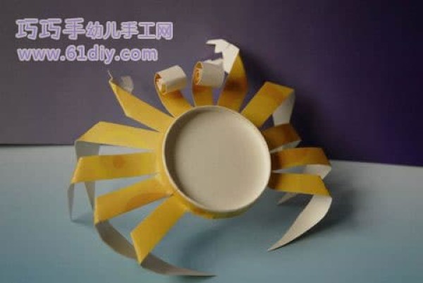 Paper cup creative handicraft--crab