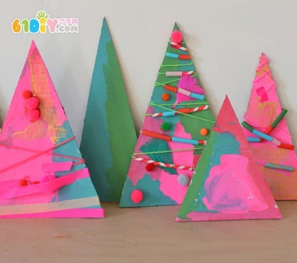 DIY Christmas tree from waste cardboard yarn straws