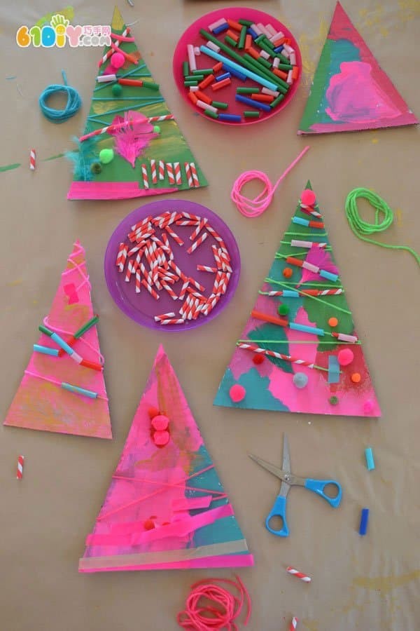 DIY Christmas tree from waste cardboard yarn straws