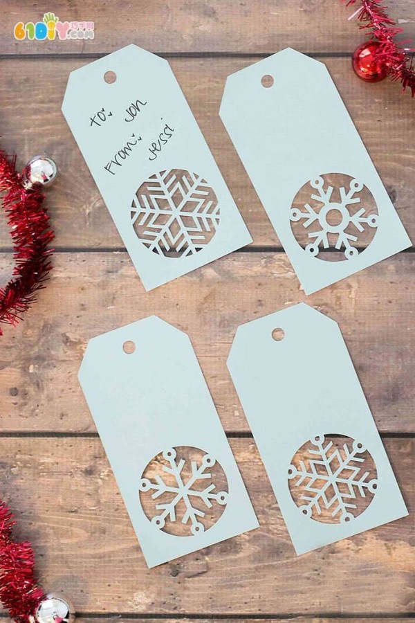 Make beautiful snowflake bookmarks