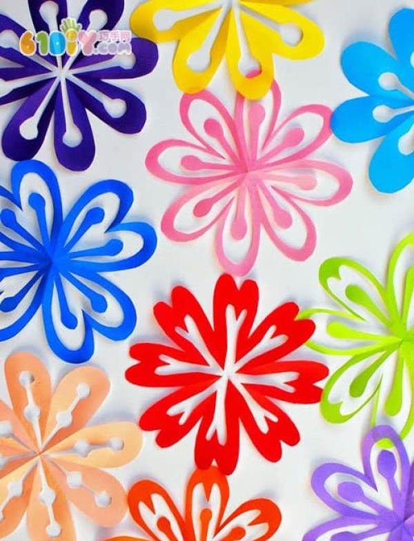 Teach you how to make colorful paper-cut flowers