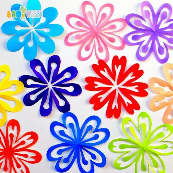 Teach you how to make colorful paper-cut flowers