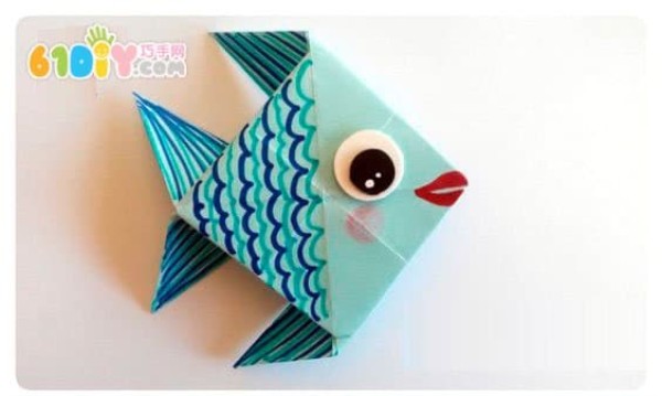 Three-dimensional fish origami tutorial