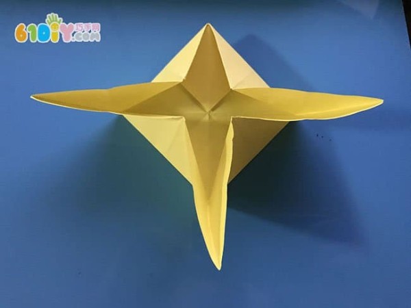 Three-dimensional fish origami tutorial