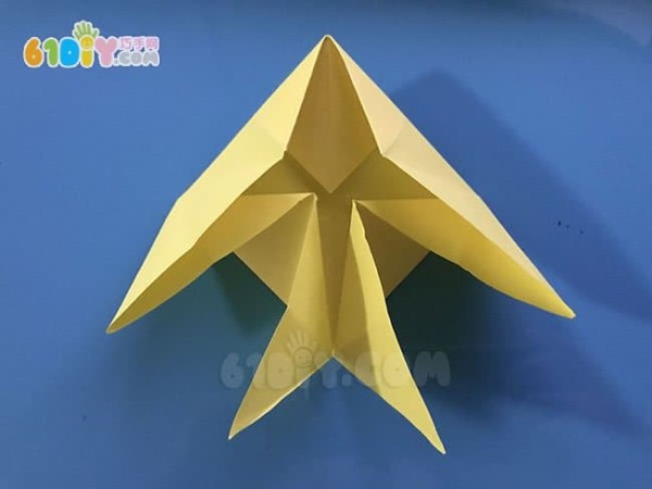 Three-dimensional fish origami tutorial