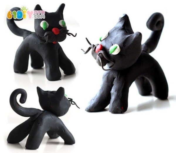 Making a little black cat from ultra-light clay