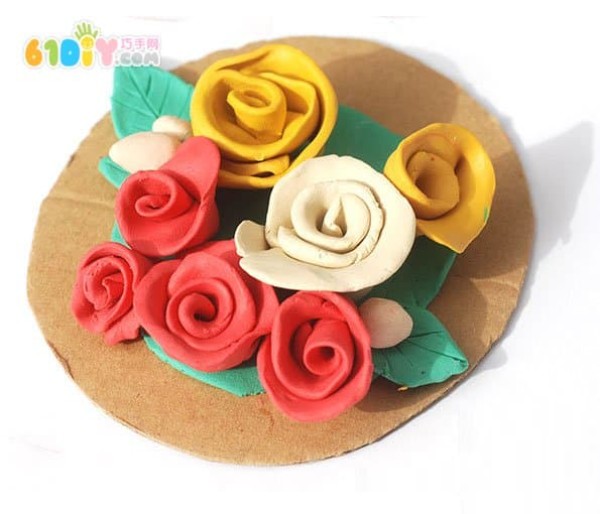 Make simple roses from ultra-light clay