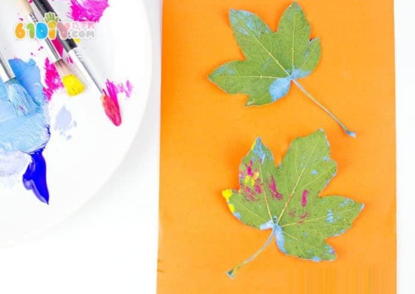 Autumn childrens crafts beautiful leaf prints