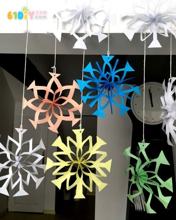 Make beautiful snowflake hangings in winter