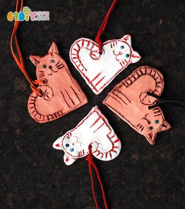 Make cute love kitten hanging gifts for Mother’s Day