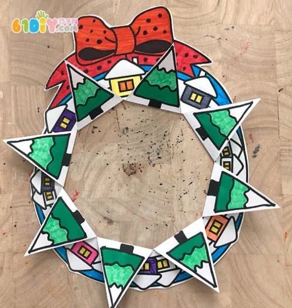 Toddlers make simple and beautiful Christmas wreaths