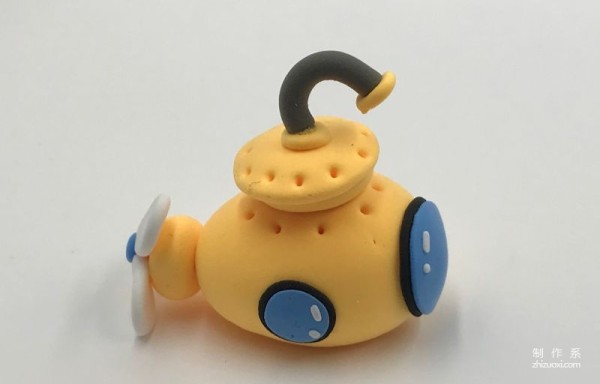 Make a simple clay submarine